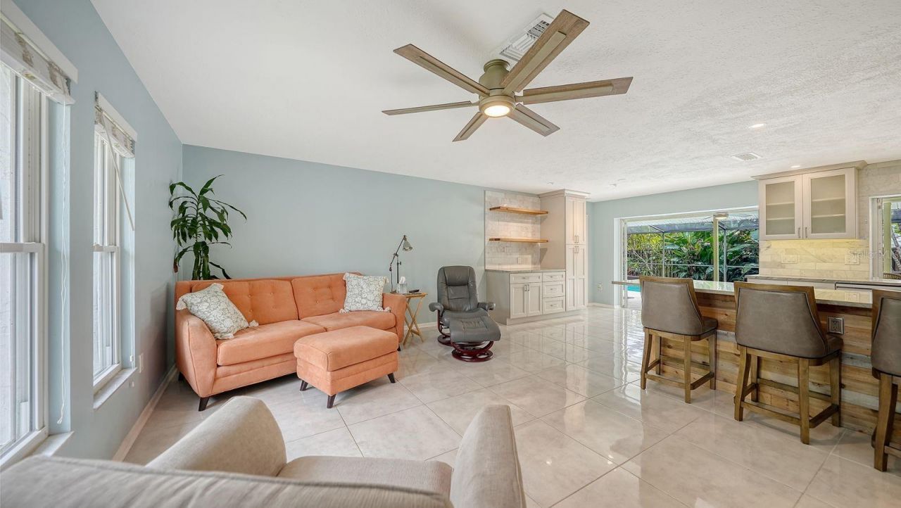 2295 Pine View Circle, Sarasota, FL 34231 Photo