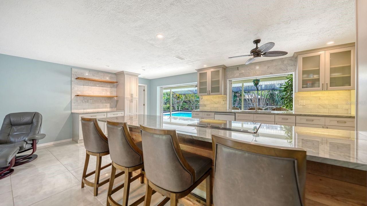 2295 Pine View Circle, Sarasota, FL 34231 Photo