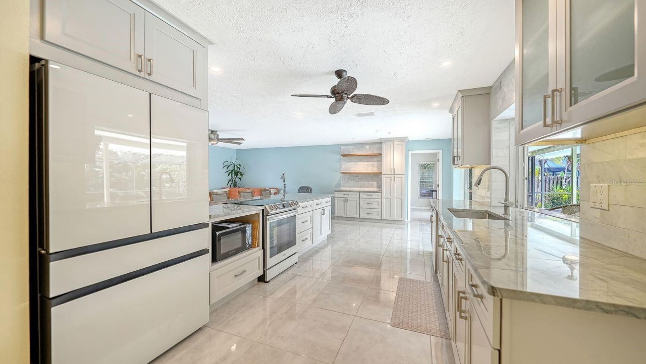 2295 Pine View Circle, Sarasota, FL 34231 Photo