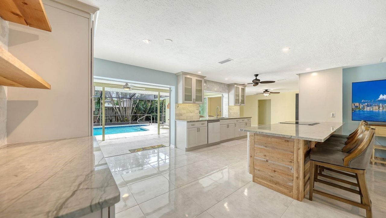 2295 Pine View Circle, Sarasota, FL 34231 Photo