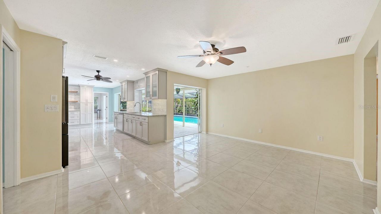 2295 Pine View Circle, Sarasota, FL 34231 Photo