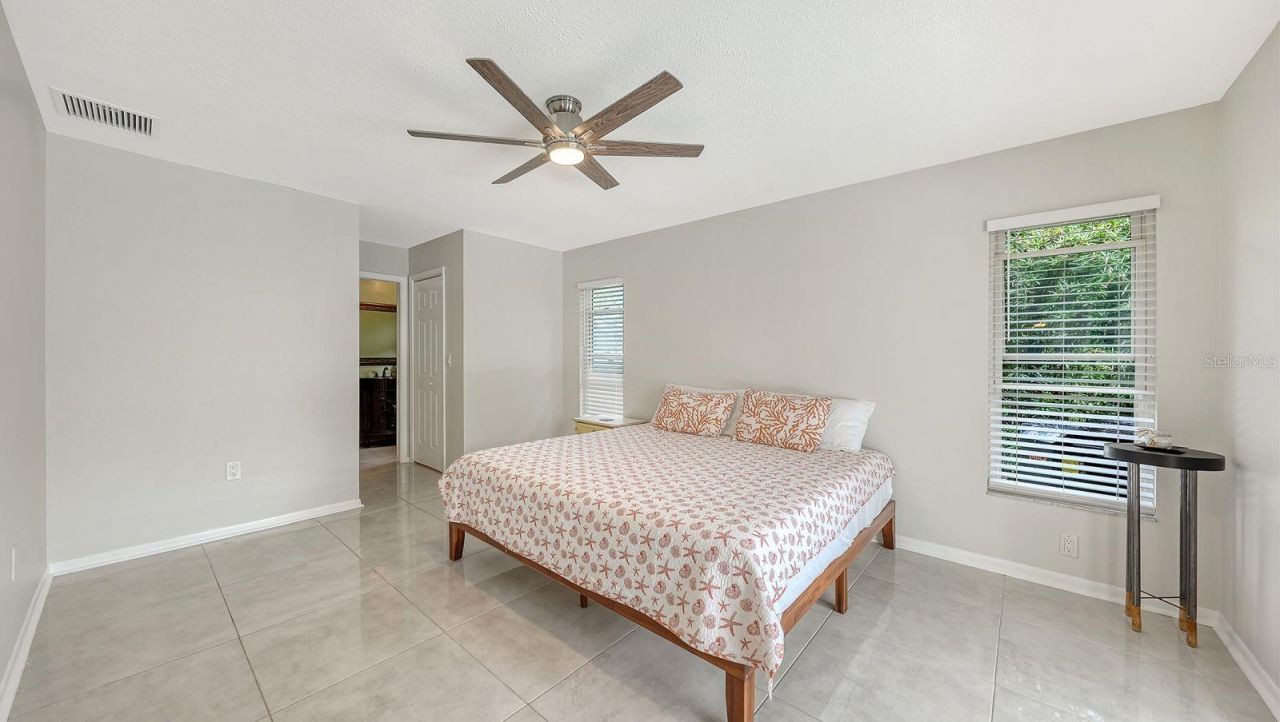2295 Pine View Circle, Sarasota, FL 34231 Photo