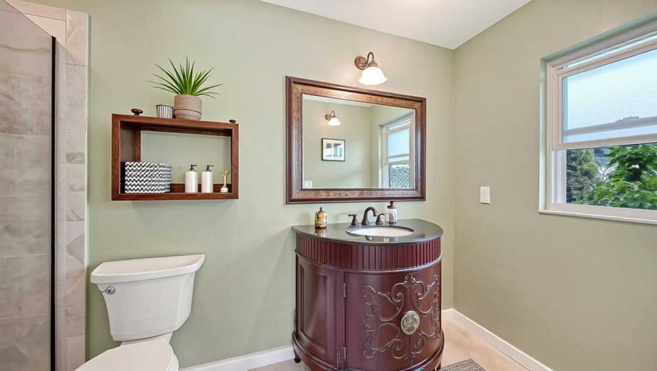 2295 Pine View Circle, Sarasota, FL 34231 Photo