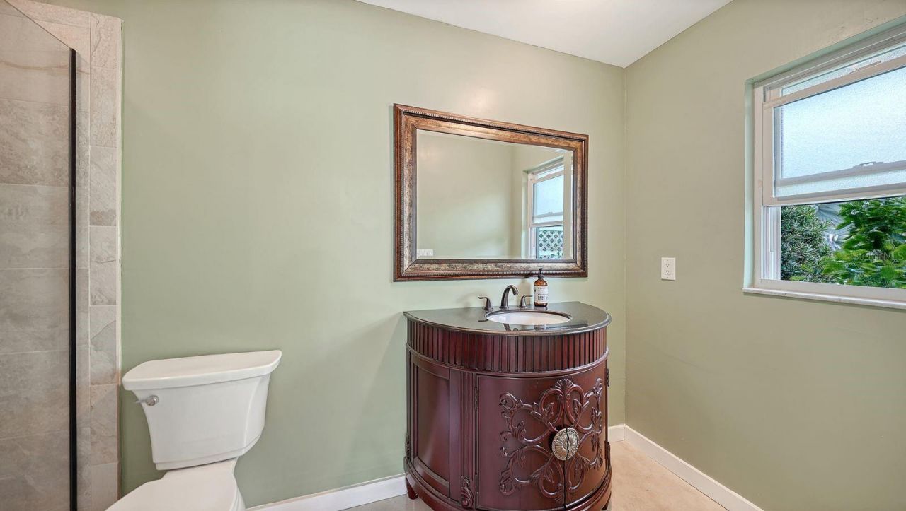 2295 Pine View Circle, Sarasota, FL 34231 Photo
