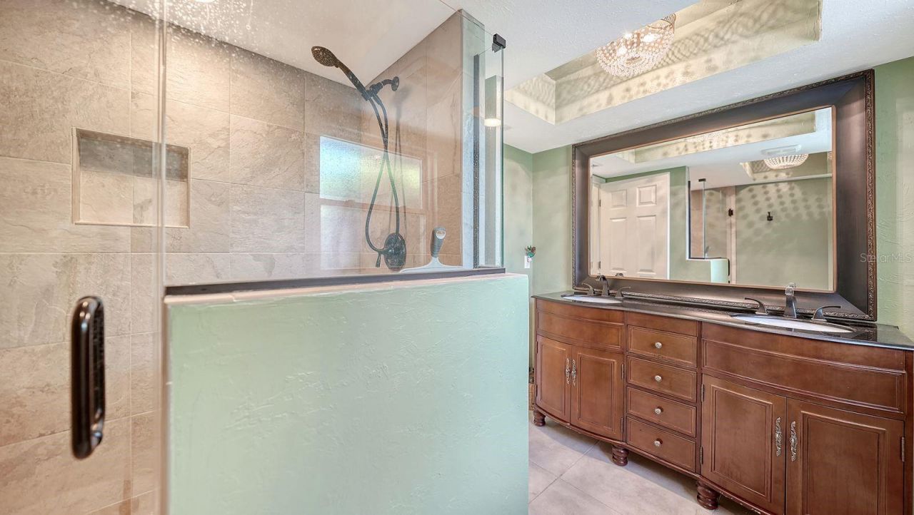 2295 Pine View Circle, Sarasota, FL 34231 Photo