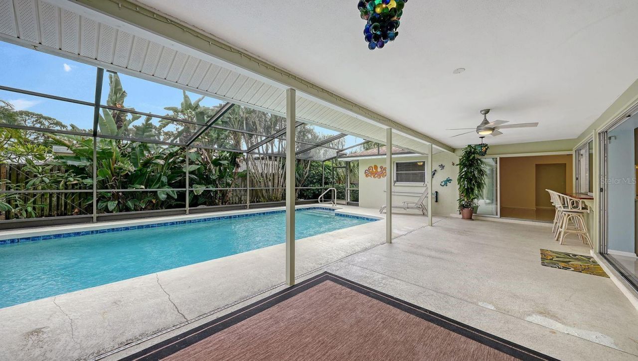2295 Pine View Circle, Sarasota, FL 34231 Photo
