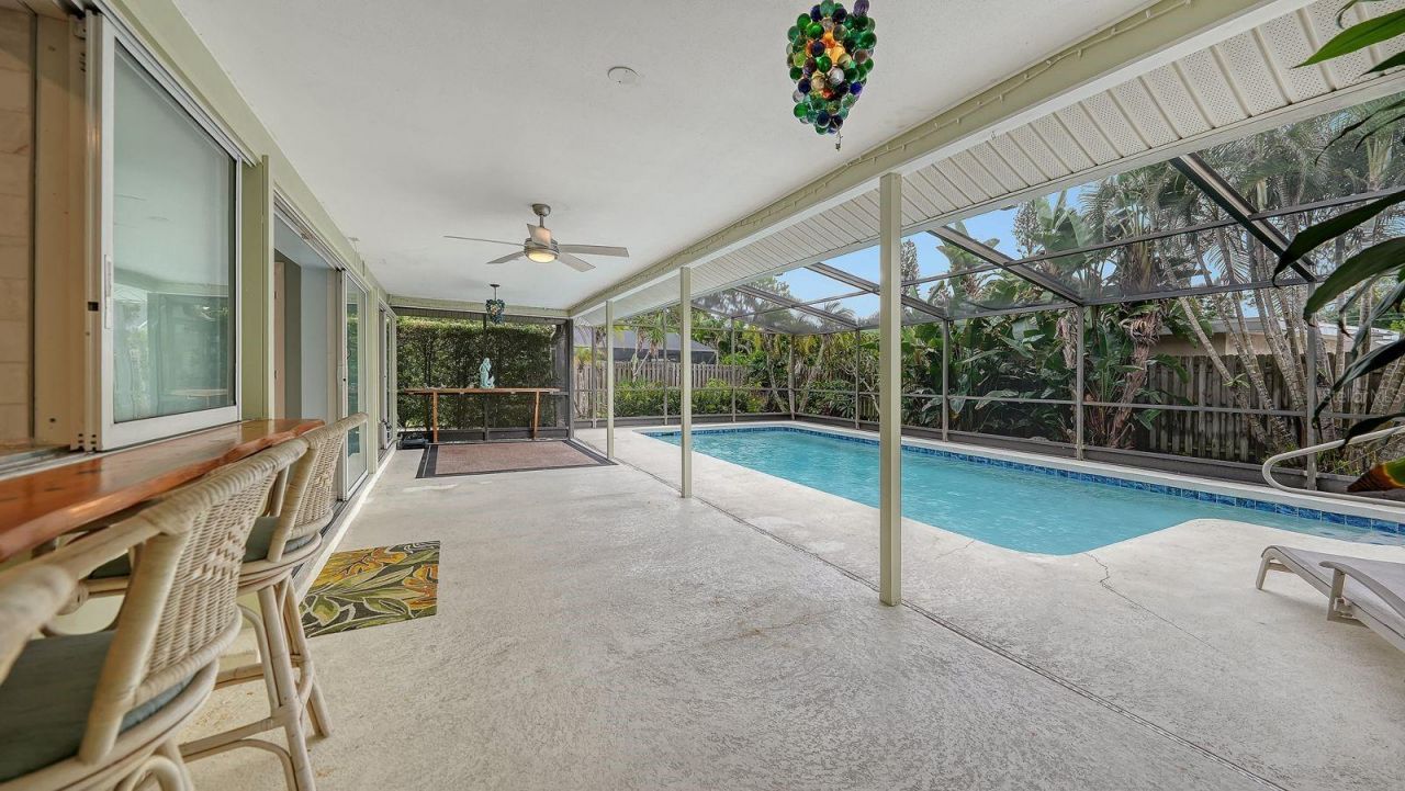 2295 Pine View Circle, Sarasota, FL 34231 Photo