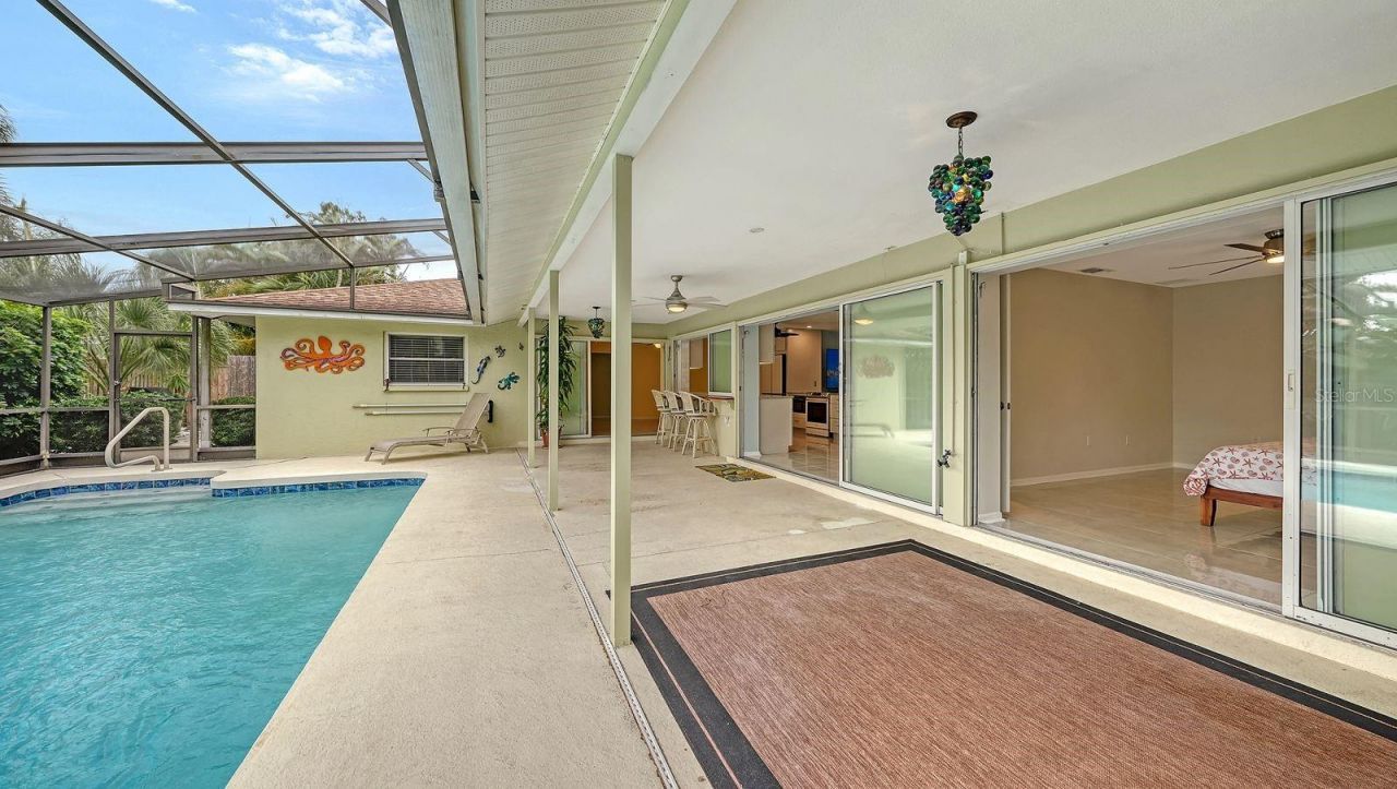 2295 Pine View Circle, Sarasota, FL 34231 Photo