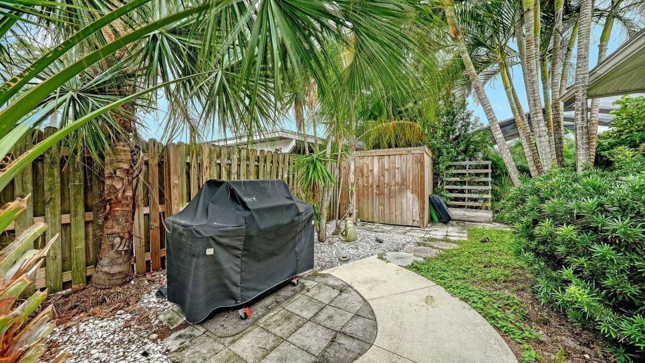 2295 Pine View Circle, Sarasota, FL 34231 Photo