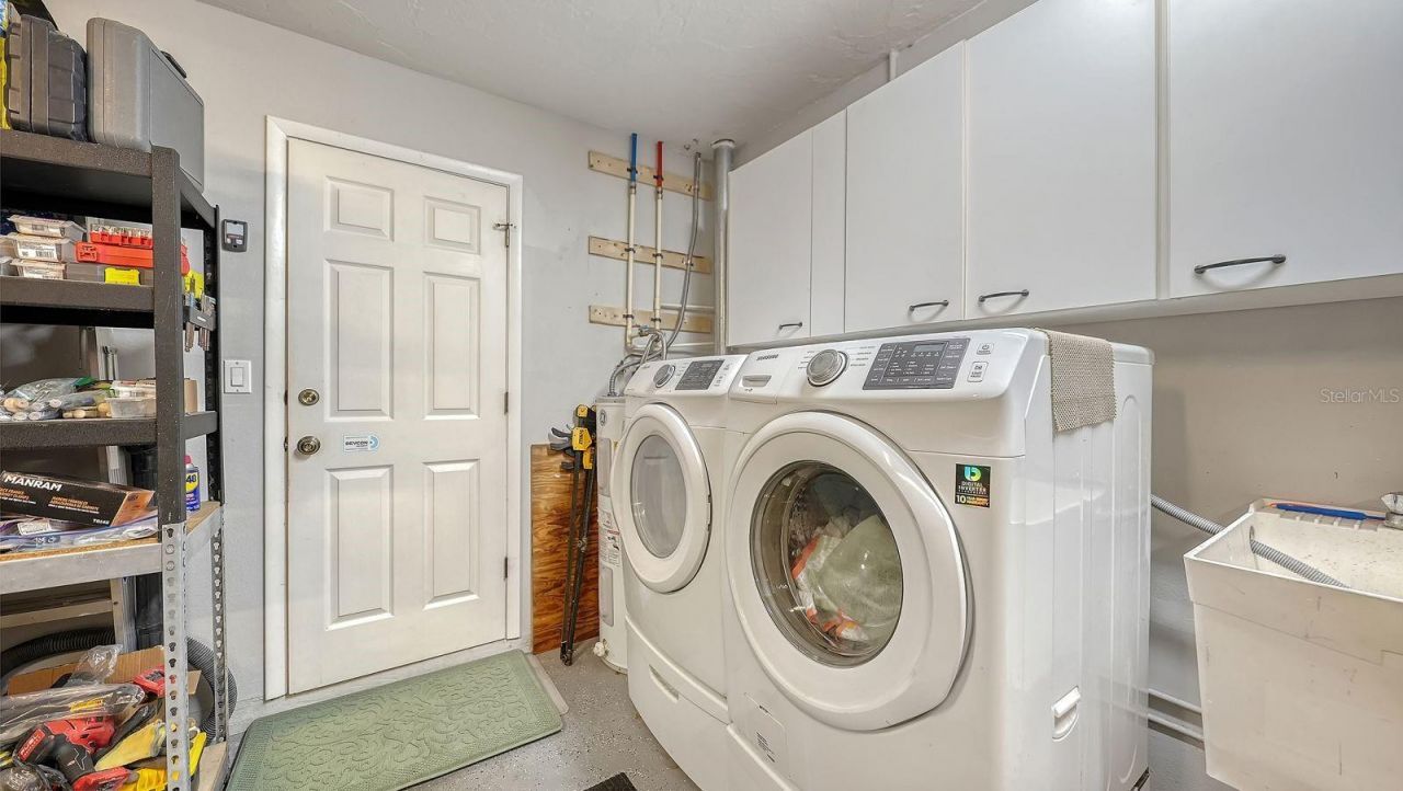 2295 Pine View Circle, Sarasota, FL 34231 Photo