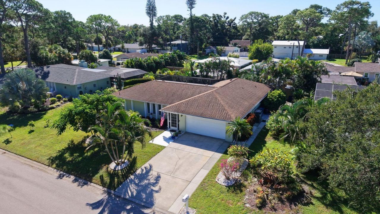 2295 Pine View Circle, Sarasota, FL 34231 Photo