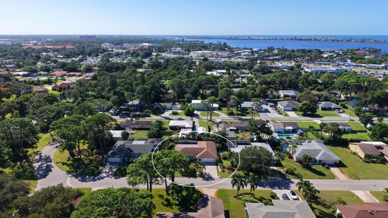 2295 Pine View Circle, Sarasota, FL 34231 Photo