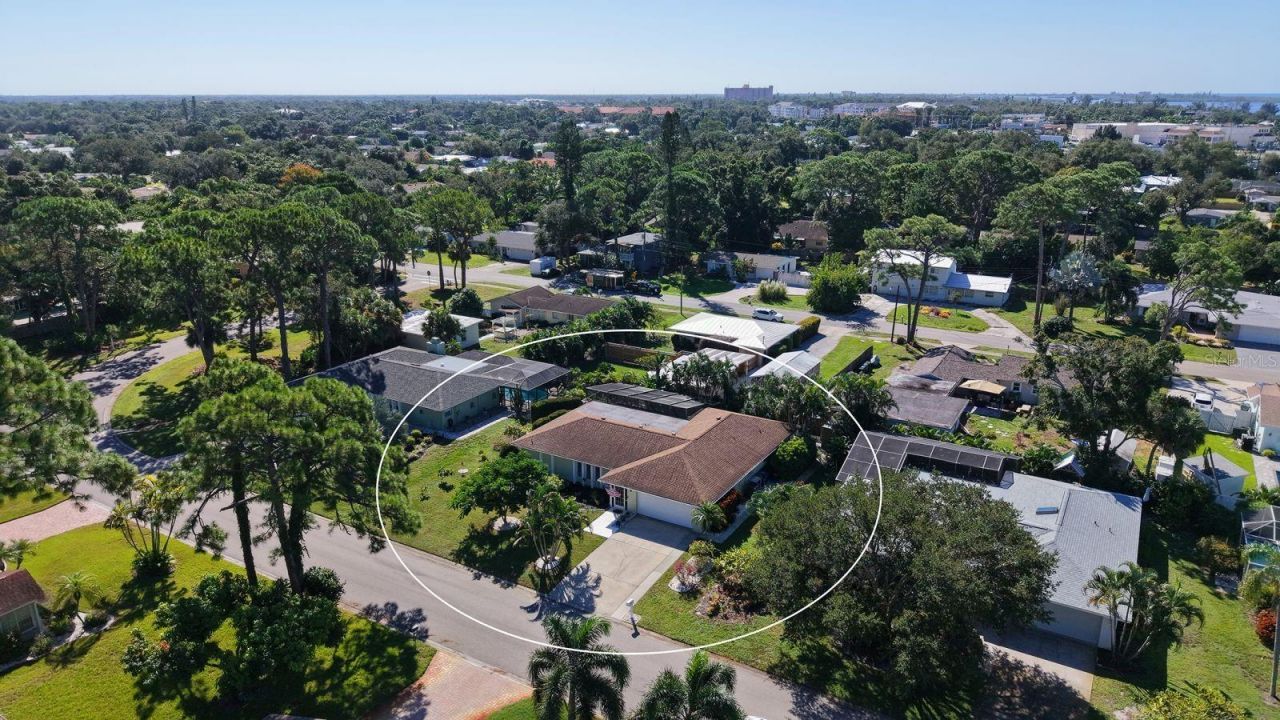 2295 Pine View Circle, Sarasota, FL 34231 Photo