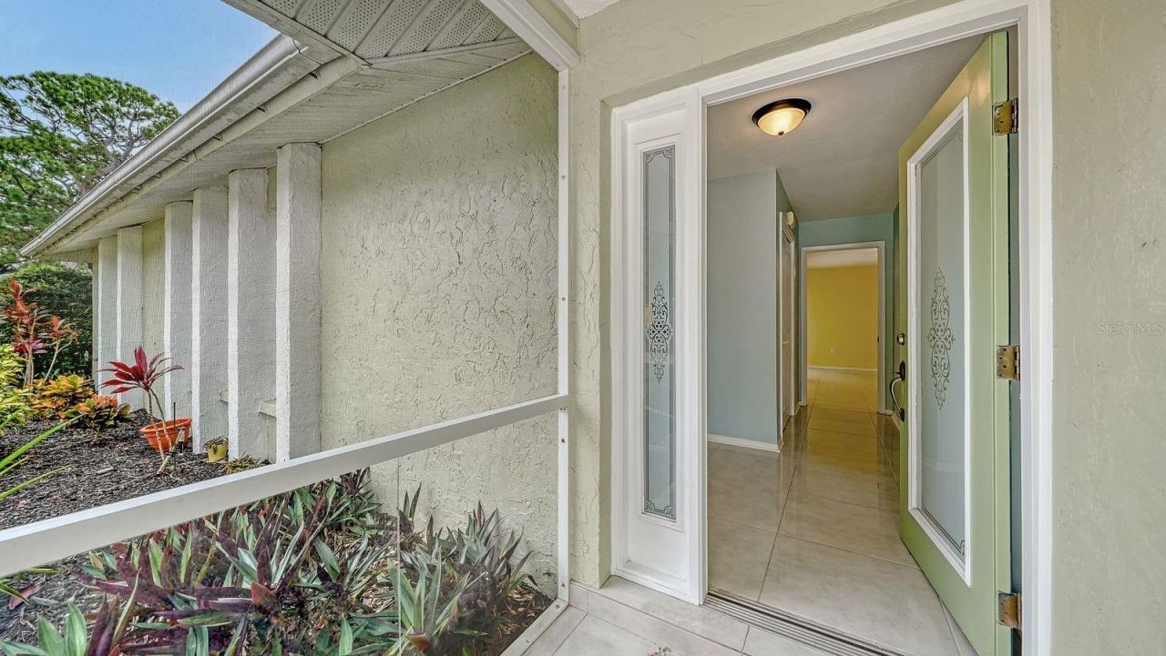 2295 Pine View Circle, Sarasota, FL 34231 Photo