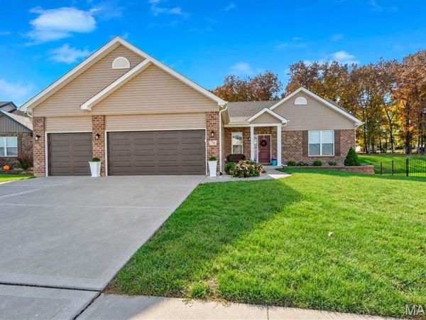 734 Lost Canyon Boulevard, Wentzville, MO 63385