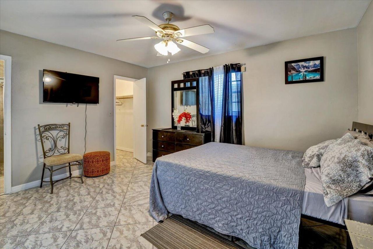 3982 NW 39th Avenue, Lauderdale Lakes, FL 33309 Photo