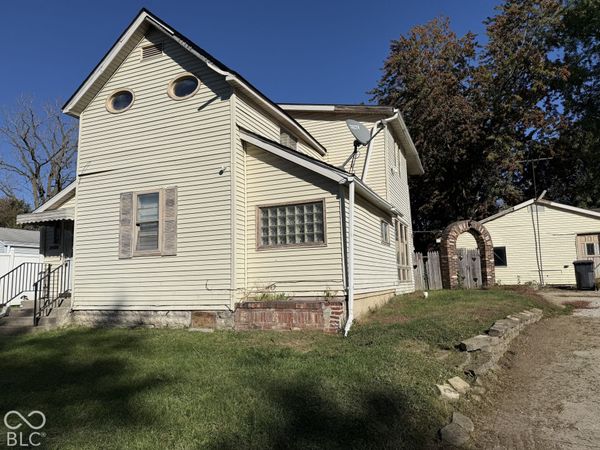 2424 Fairview Street , Anderson, IN 46016