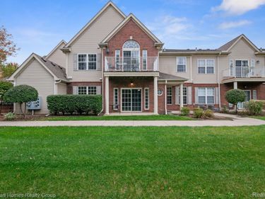 8592 Heywood Circle, Sterling Heights, Mi 48312
