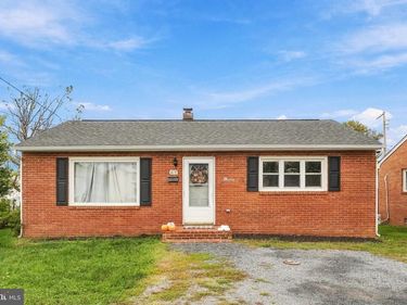 479 BROWN STREET , STRASBURG, VA 22657
