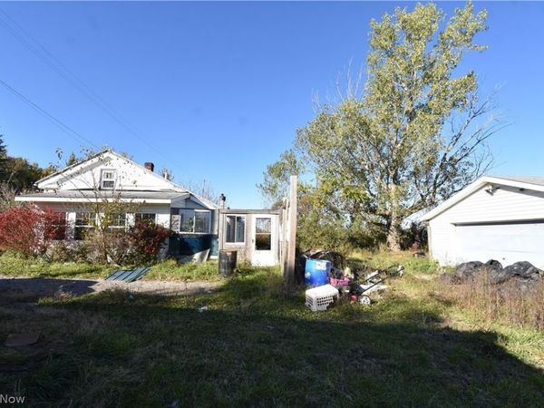 1438 S County Line Road , Geneva, OH 44041