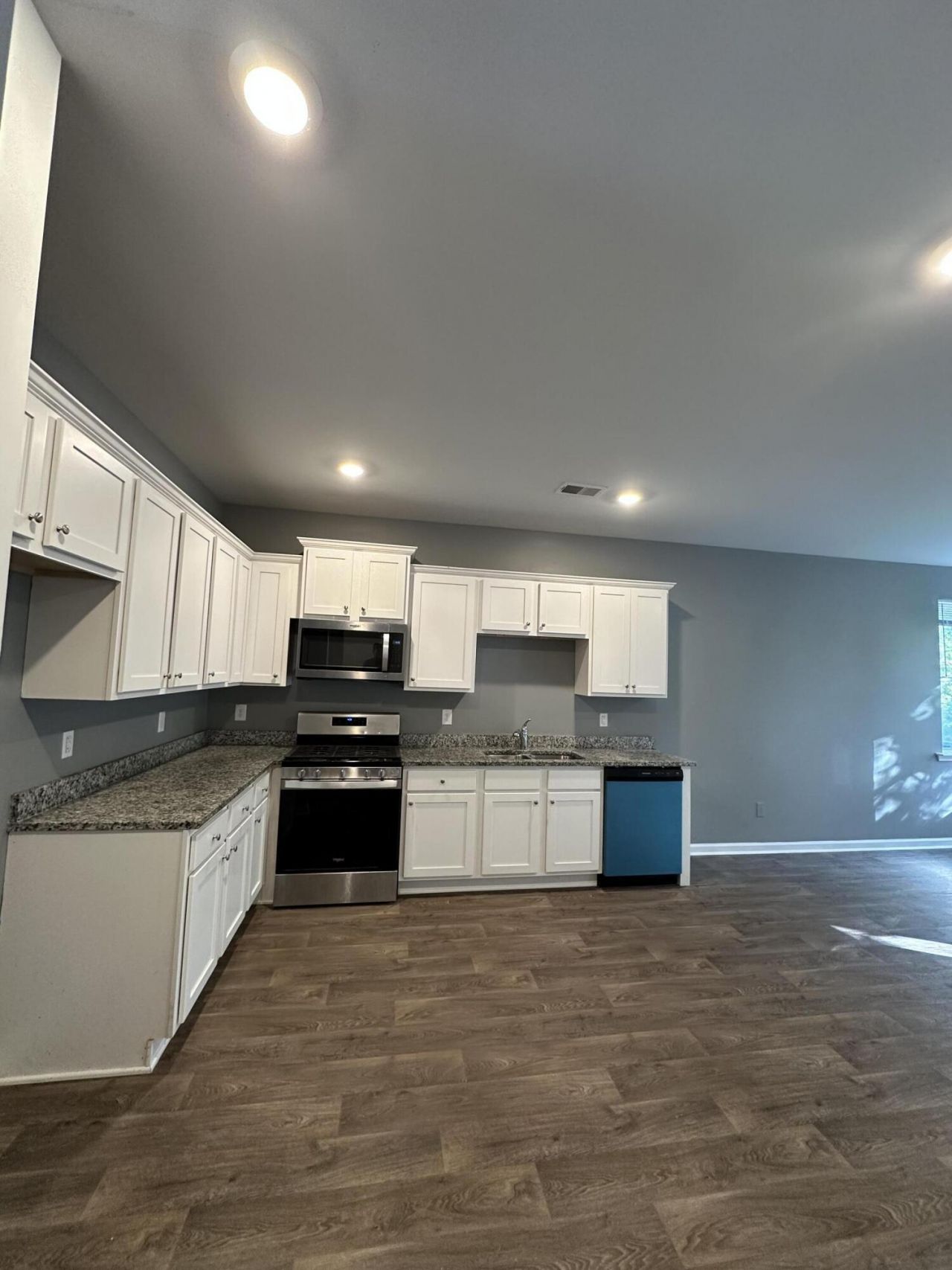 106 Valley Row Photo 6