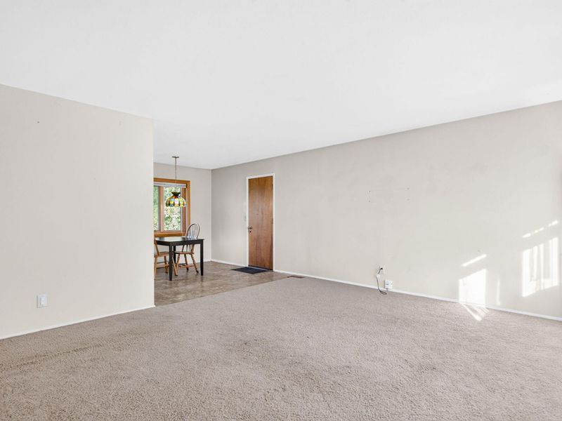 327 Brocone Drive, Vandalia, OH 45377 Photo 5