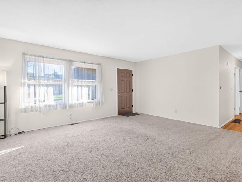327 Brocone Drive, Vandalia, OH 45377 Photo 8