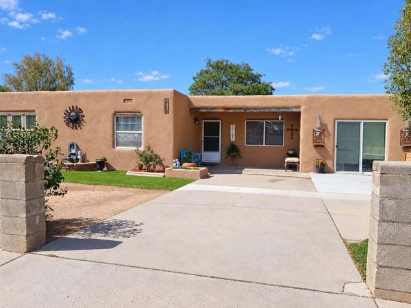 2119 Los Pinos Court , Santa Fe, NM 87505