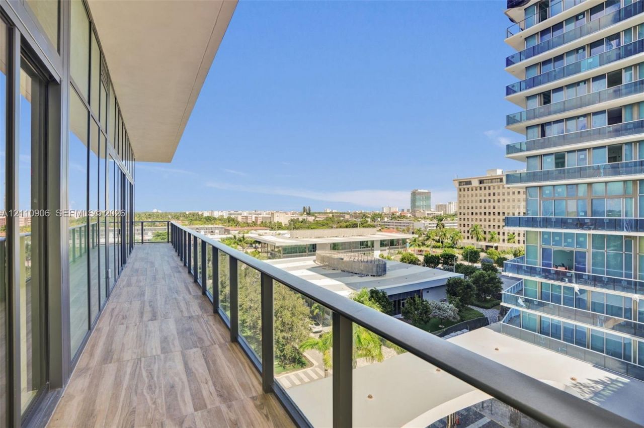 1170 E Hallandale Beach, Unit 608, Hallandale Beach, FL 33009 Photo