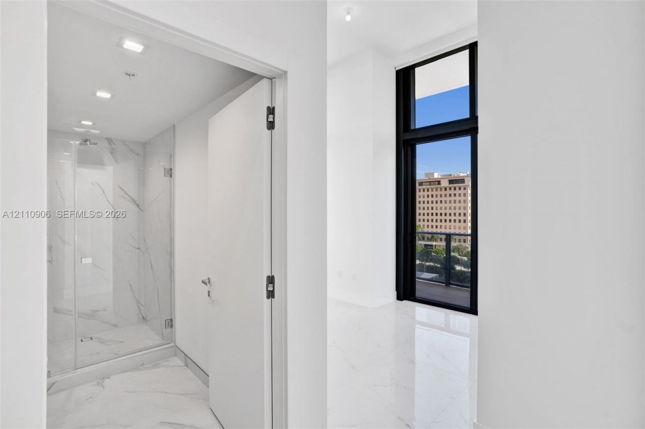 1170 E Hallandale Beach, Unit 608, Hallandale Beach, FL 33009 Photo