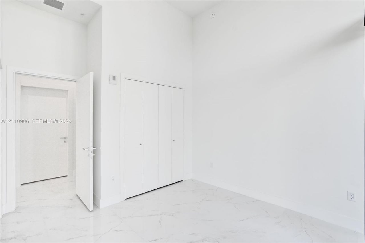 1170 E Hallandale Beach, Unit 608, Hallandale Beach, FL 33009 Photo