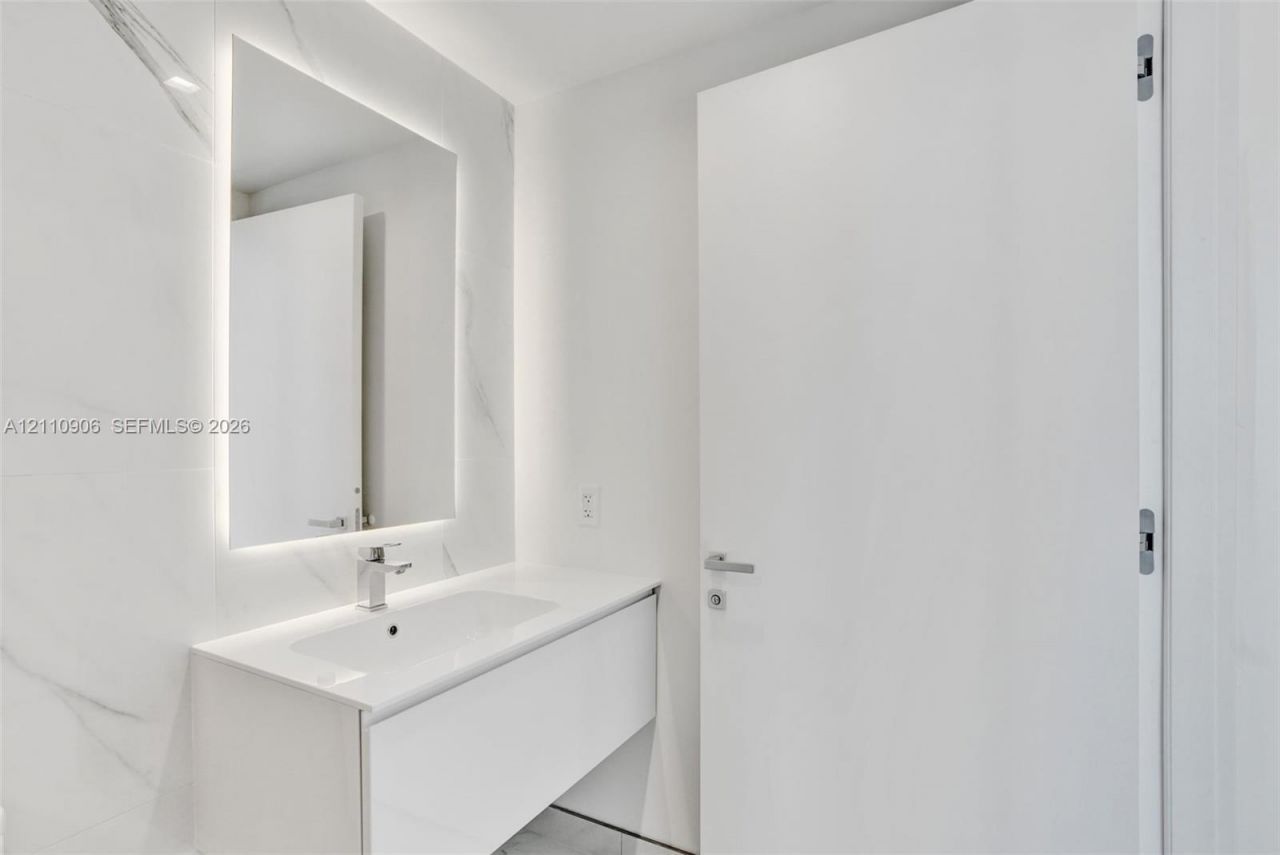 1170 E Hallandale Beach, Unit 608, Hallandale Beach, FL 33009 Photo