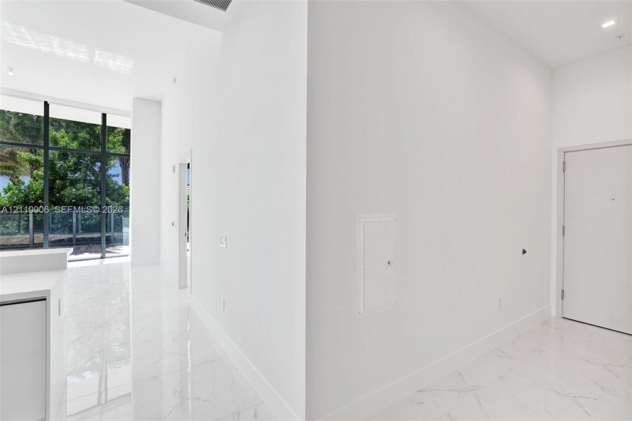 1170 E Hallandale Beach, Unit 608, Hallandale Beach, FL 33009 Photo