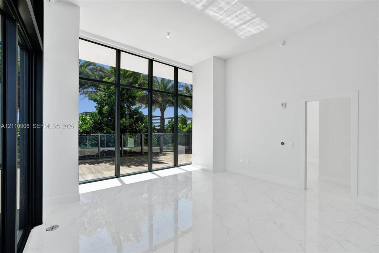 1170 E Hallandale Beach, Unit 608, Hallandale Beach, FL 33009 Photo