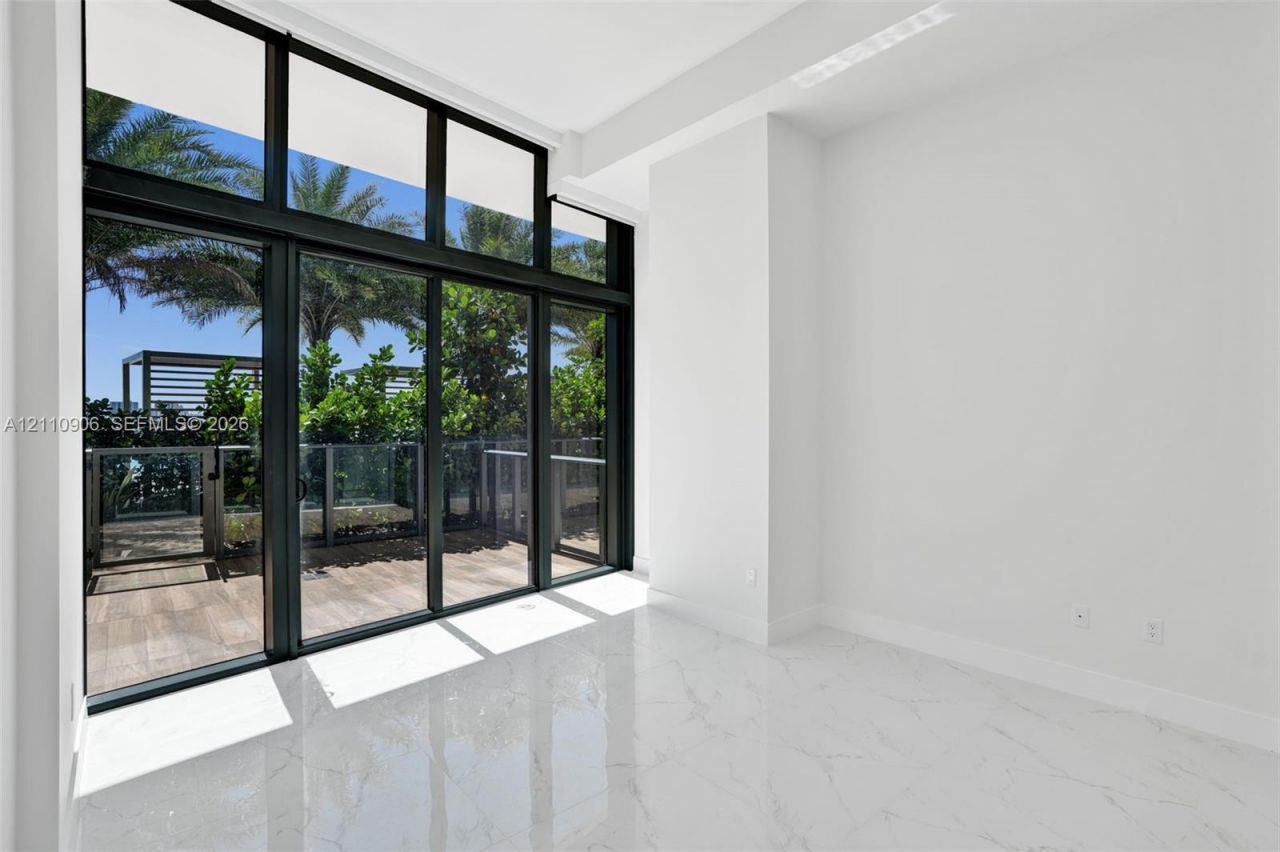 1170 E Hallandale Beach, Unit 608, Hallandale Beach, FL 33009 Photo