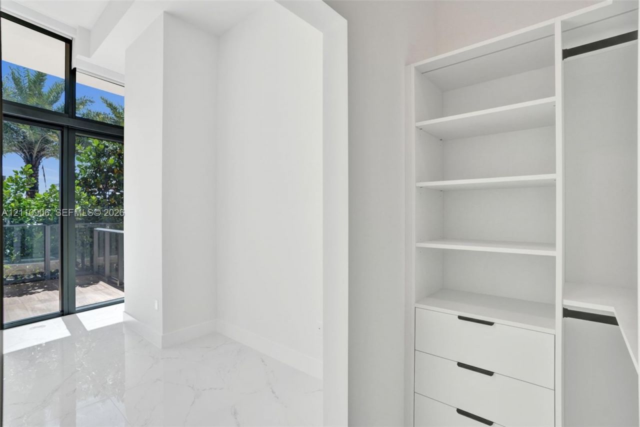 1170 E Hallandale Beach, Unit 608, Hallandale Beach, FL 33009 Photo