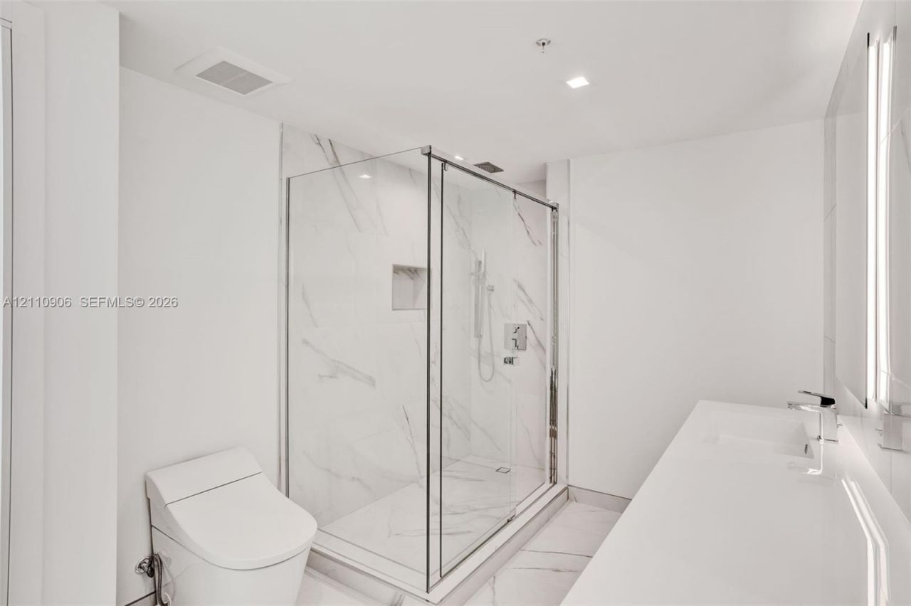 1170 E Hallandale Beach, Unit 608, Hallandale Beach, FL 33009 Photo