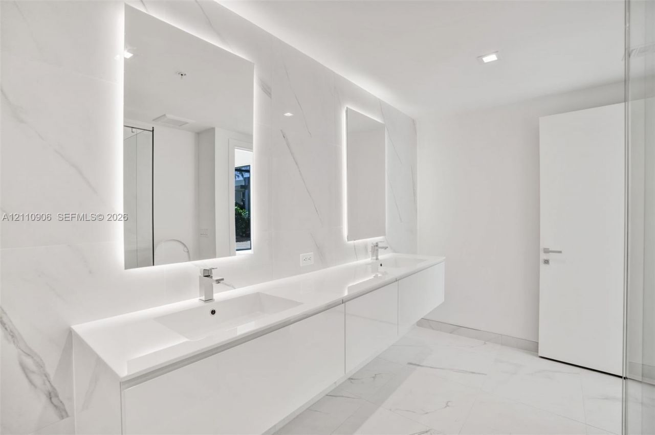 1170 E Hallandale Beach, Unit 608, Hallandale Beach, FL 33009 Photo