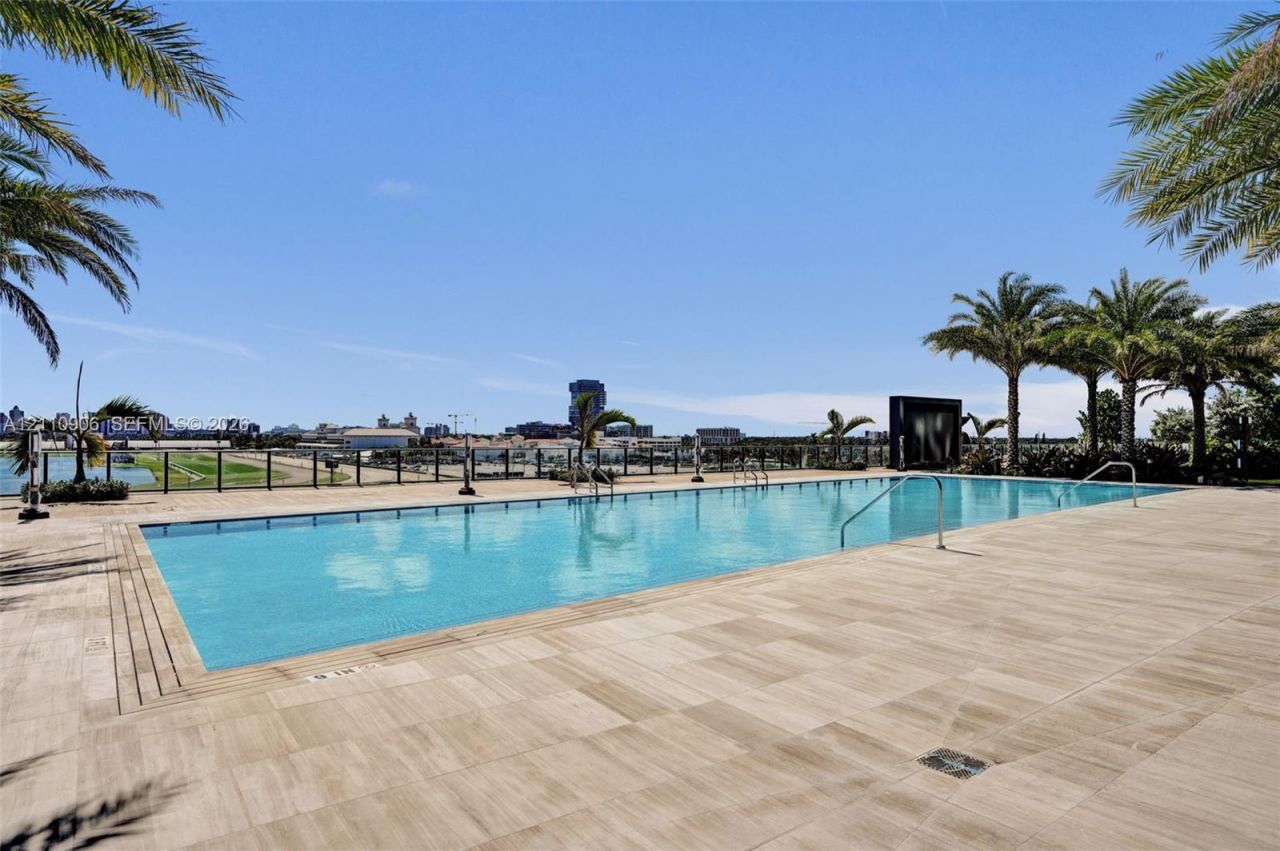 1170 E Hallandale Beach, Unit 608, Hallandale Beach, FL 33009 Photo