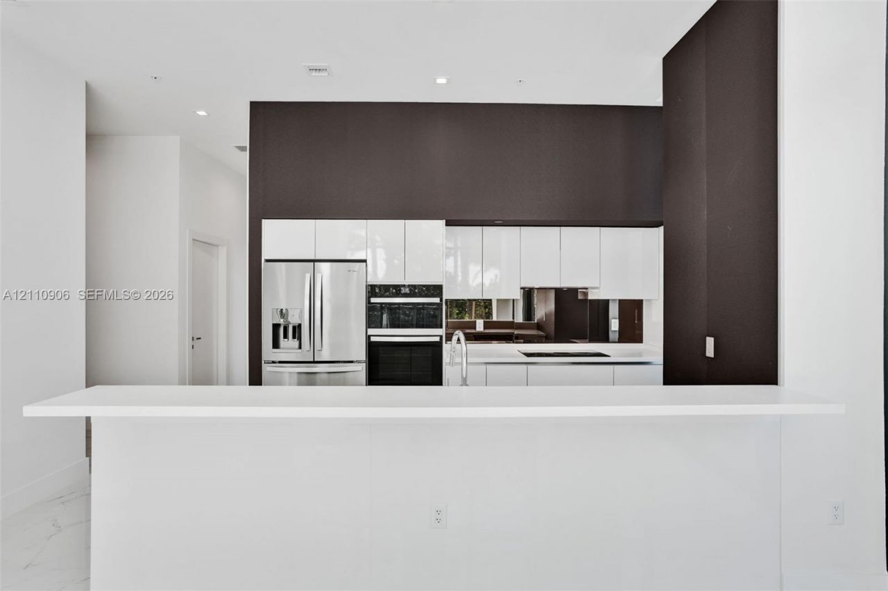 1170 E Hallandale Beach, Unit 608, Hallandale Beach, FL 33009 Photo