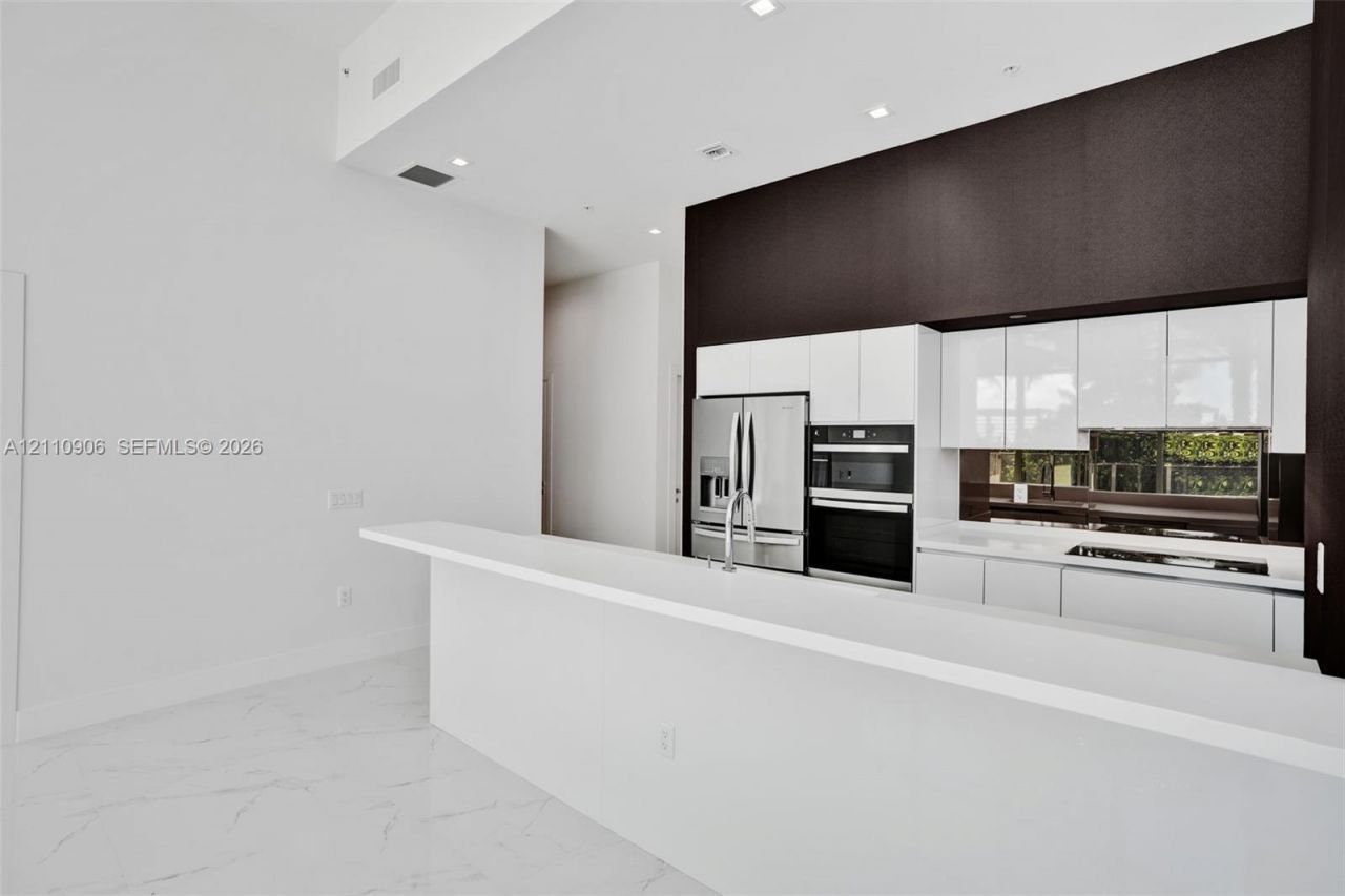 1170 E Hallandale Beach, Unit 608, Hallandale Beach, FL 33009 Photo