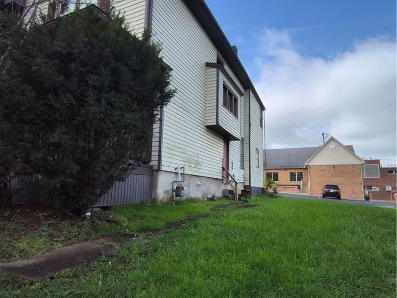 213 N 8th Street, Cambridge, OH 43725 Photo 3