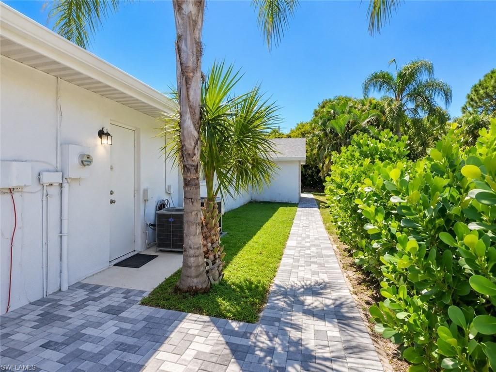 9878 Country Oaks Dr, Fort Myers, FL 33967 Photo
