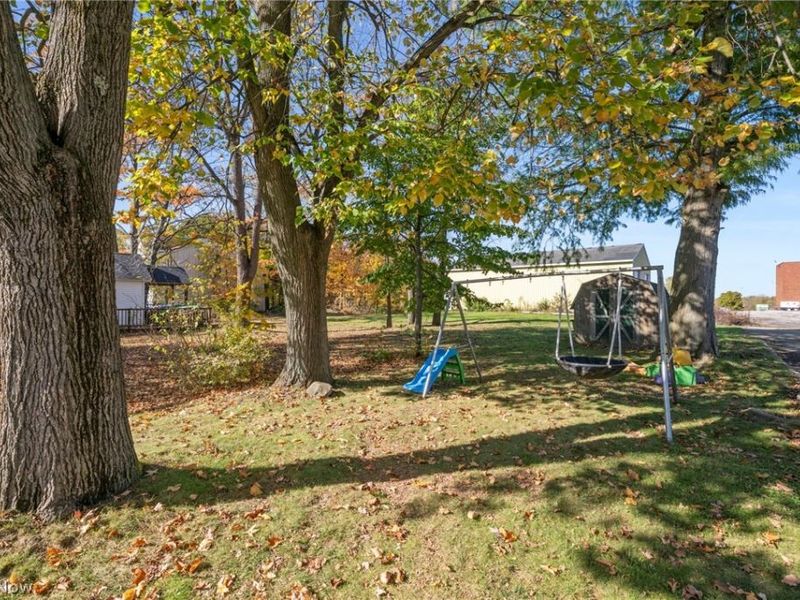 13790 Spring Street, Burton, OH 44021 Photo 32