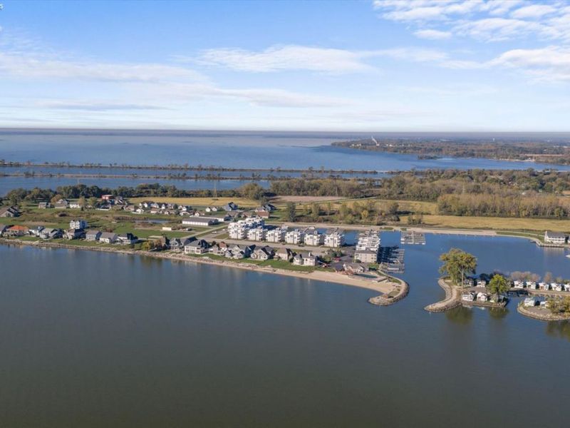 2721 S Harbor Bay Drive, Unit 1232, Marblehead, OH 43440 Photo 2