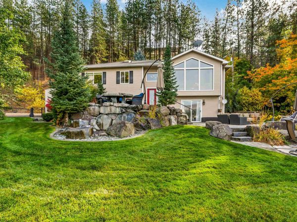 6627C Thomas Ln, Nine Mile Falls, WA 99026