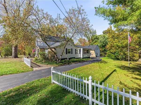 35755 Miles Road , Moreland Hills, OH 44022