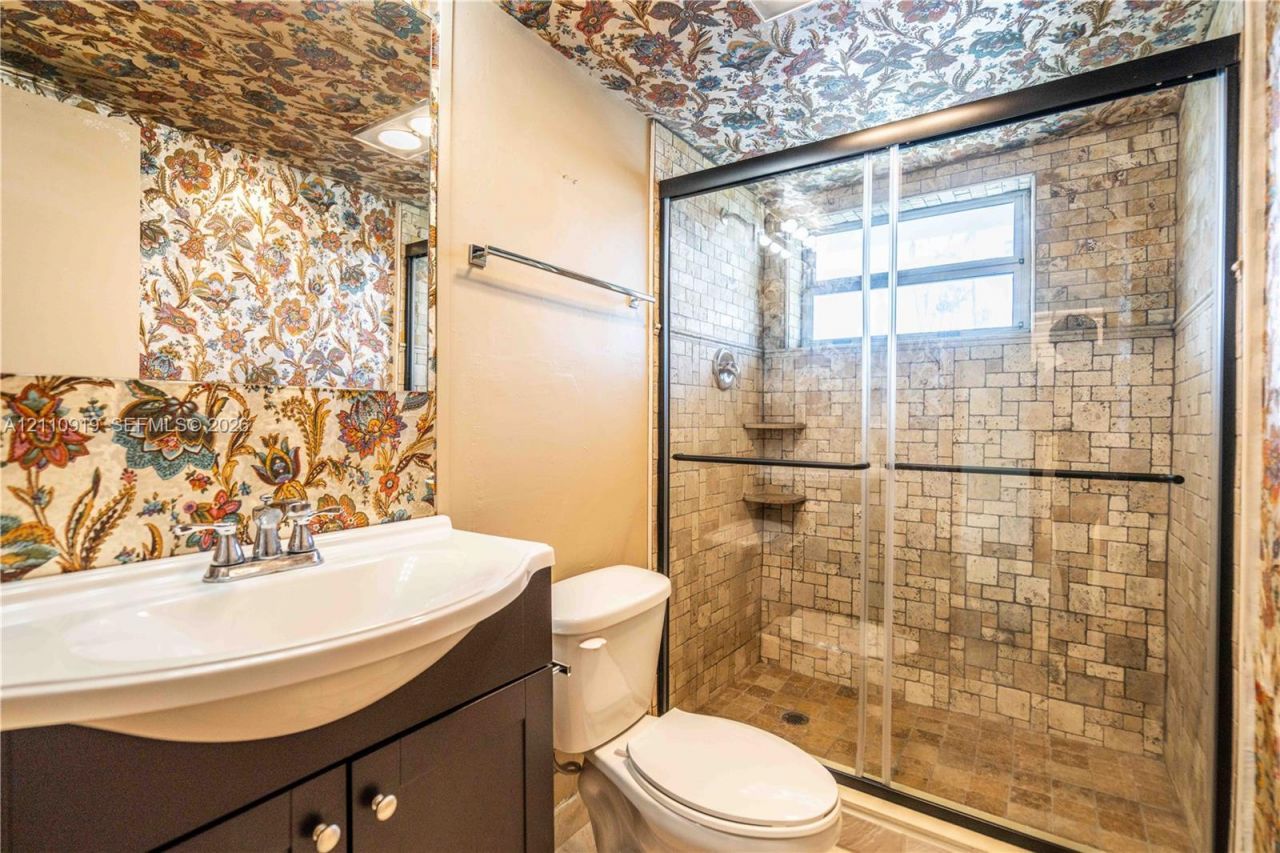 9500 W Bay Harbor Dr , Unit 7D, Bay Harbor Islands, FL 33154 Photo