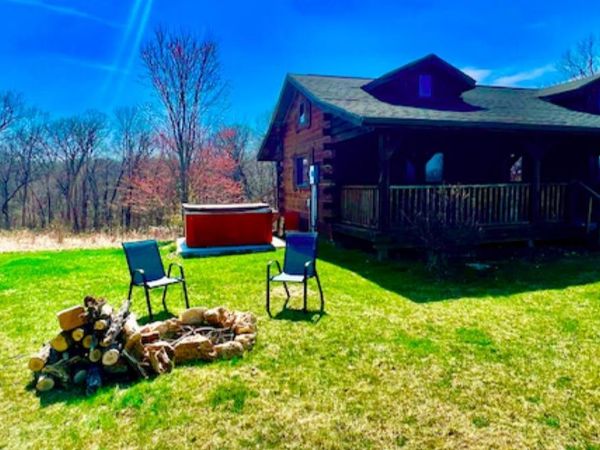 1819 Shamrock Lane, Waterville, IA 52170