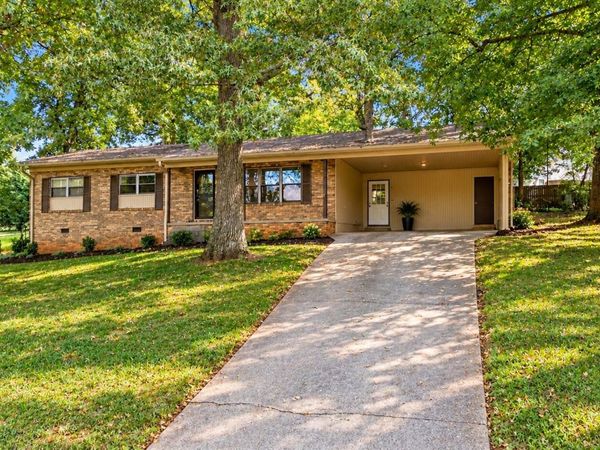 1808 E Alpine Drive, Maryville, TN 37804